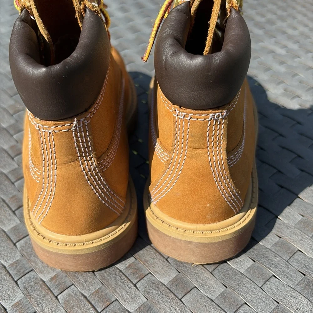 Timberland Classic 6 IN Waterproof Short Chukka Boot Wheat Nubuck Toddler Sz 11